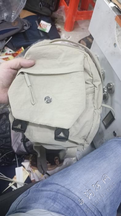  专业做样品包，位置放便出纸格，价格优..