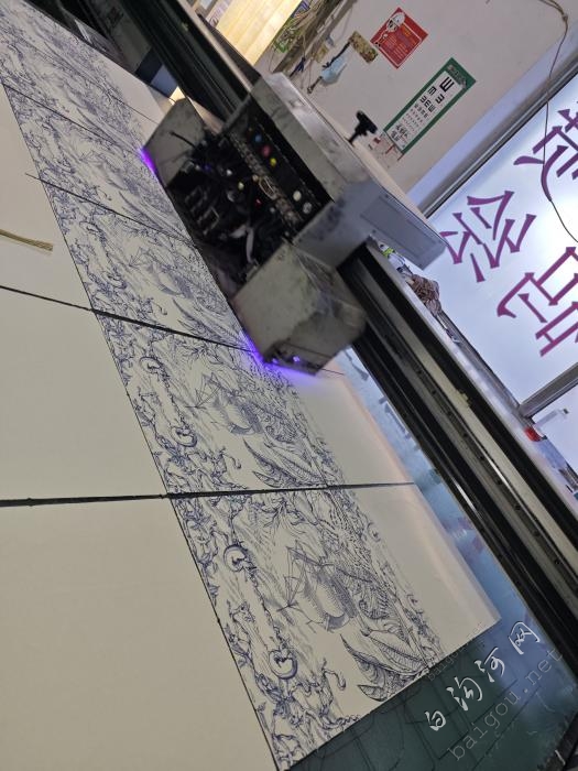 宏达数码UV彩印，印各种片材料，热升华，印各种白色布料，价格低，量大从优。