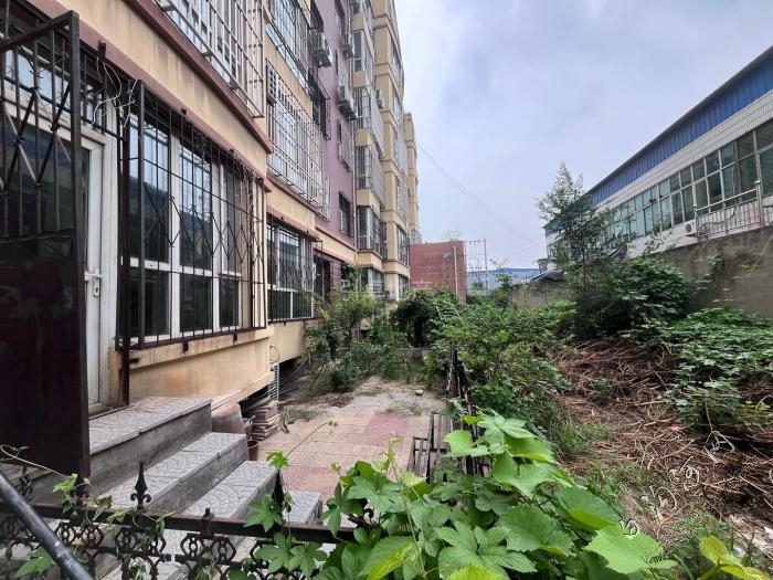 出售 凯旋城小三居 114平米 一楼带小院..