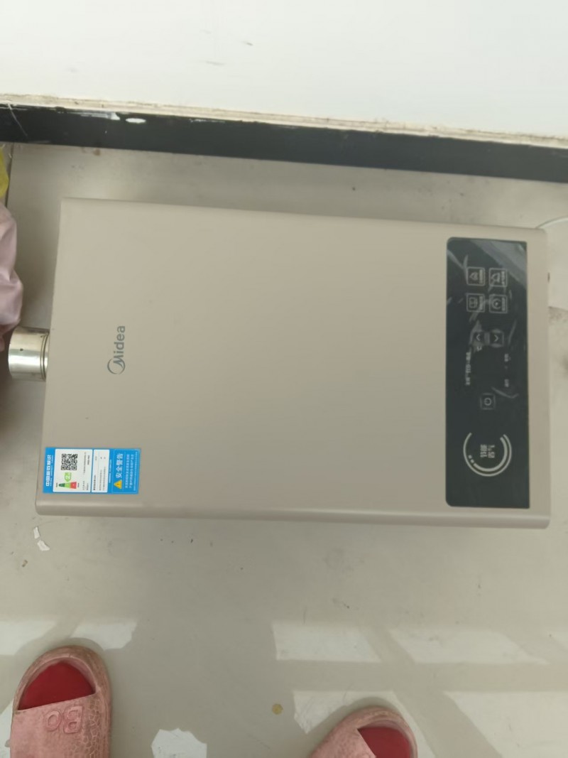 ��Ҵ��� ���ģ�Midea��ȼ����ˮ����1̨..